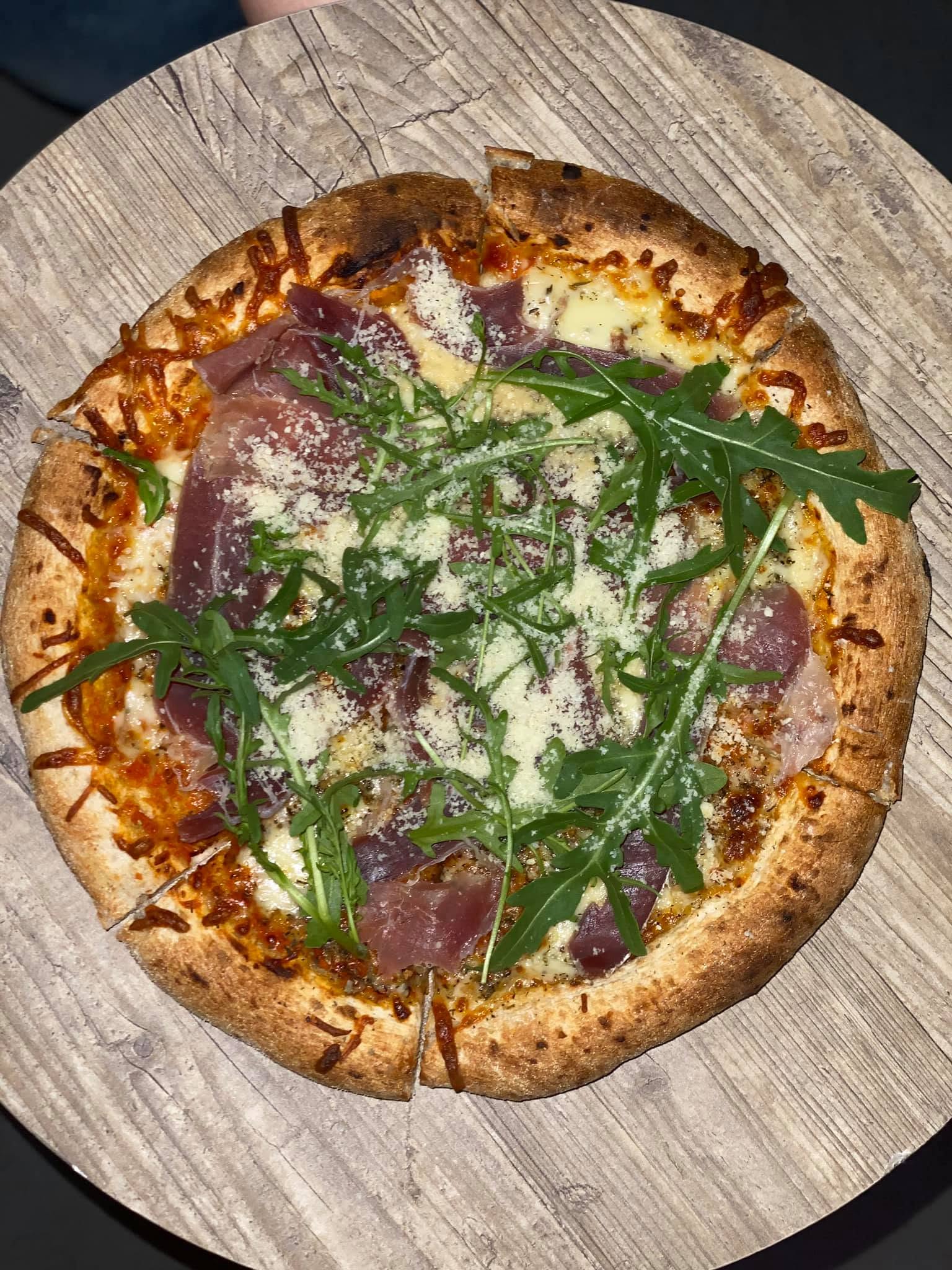 Italiaanse pizza uit de oven